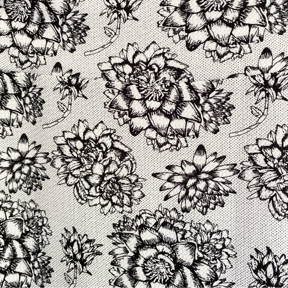 LulaRoe CASSIE Black & White Floral Knit Pencil Skirt Size SMALL - Picture 4 of 4